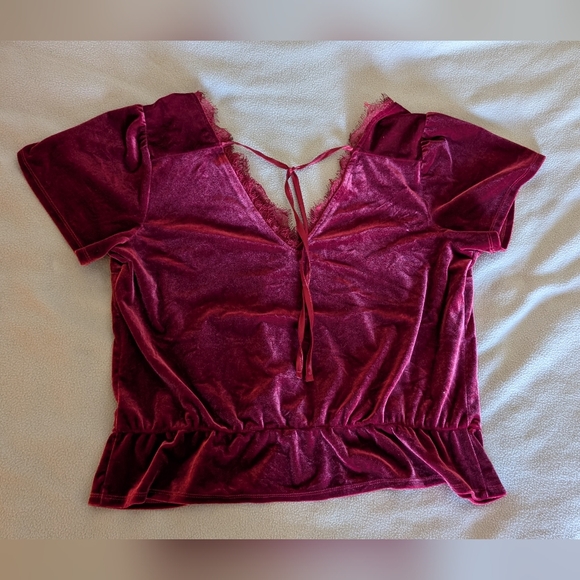 !!SOLD!! XL Gothic Dark red / Burgundy Velvet Abercrombie & Fitch top with Lace - Picture 2 of 6